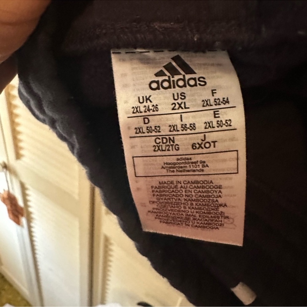 Women’s Adidas navy blue joggers in fleece. 
Size 2X - Picture 3 of 3